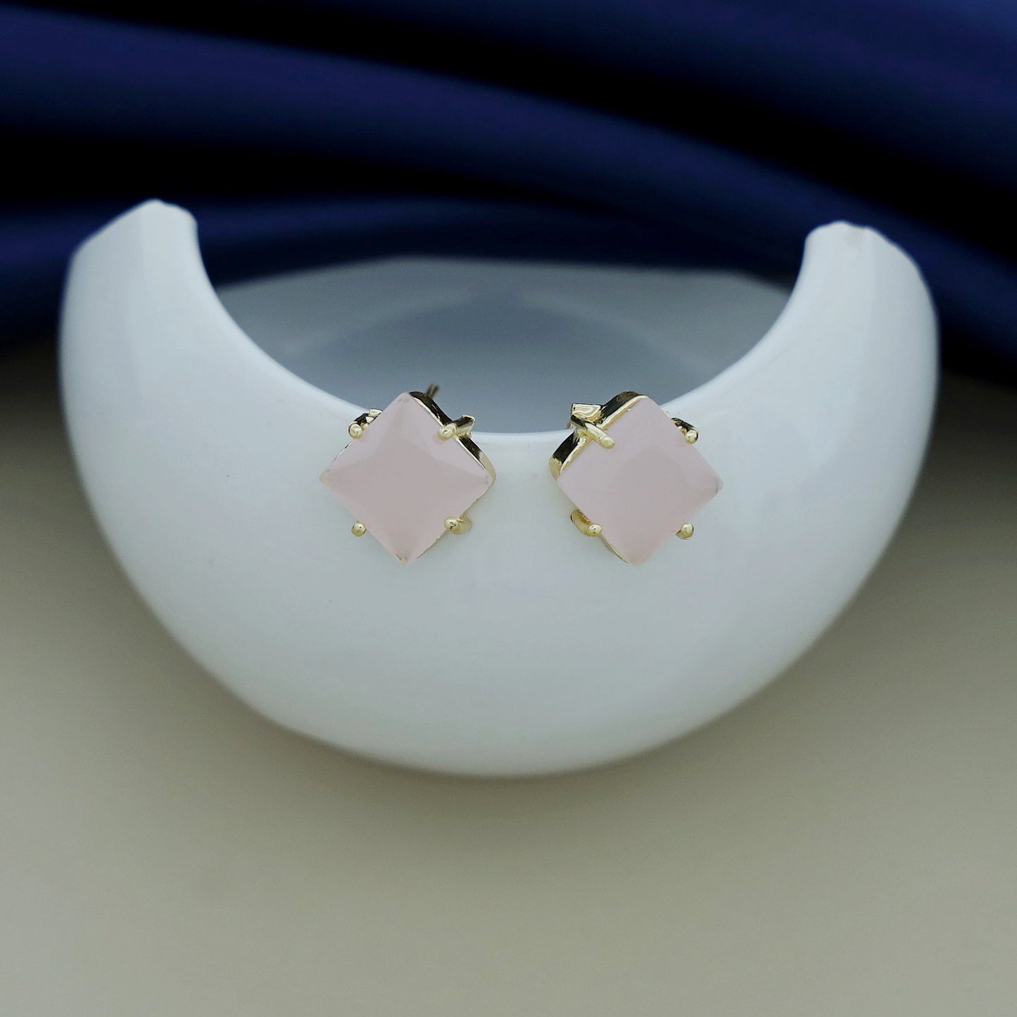 Diamond Glossy Stud